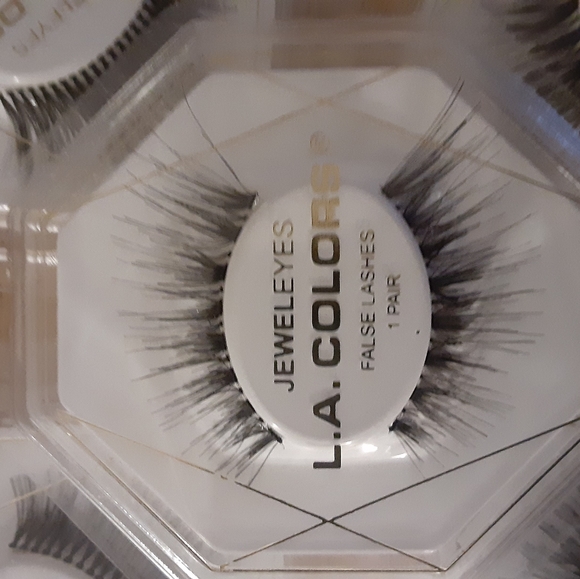 Eye Lashes - Picture 2 of 4